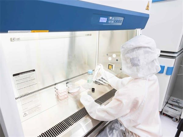 MAXCLEAN international cleanroom supply partnership